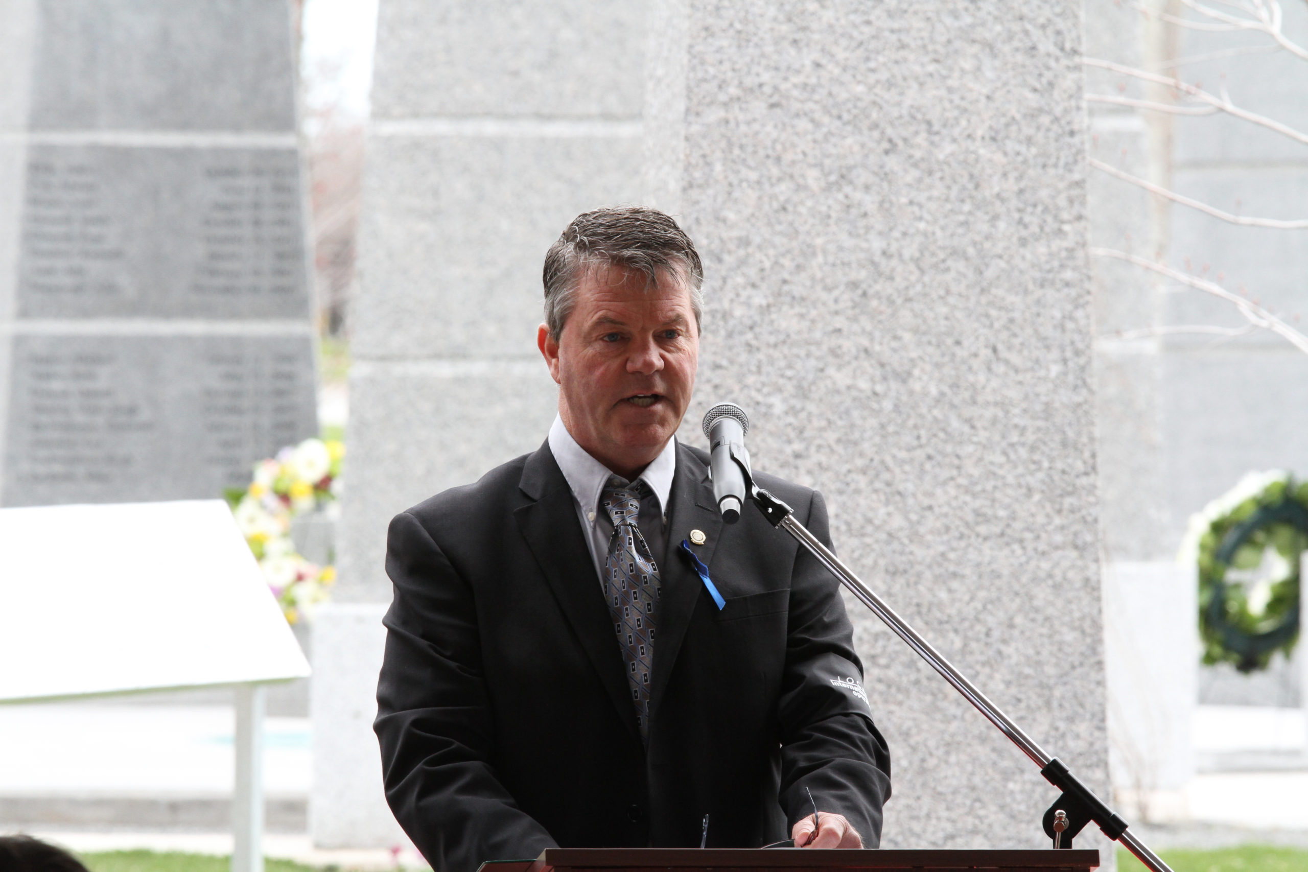 Local 793 President Joe Redshaw delivers remarks at the event.