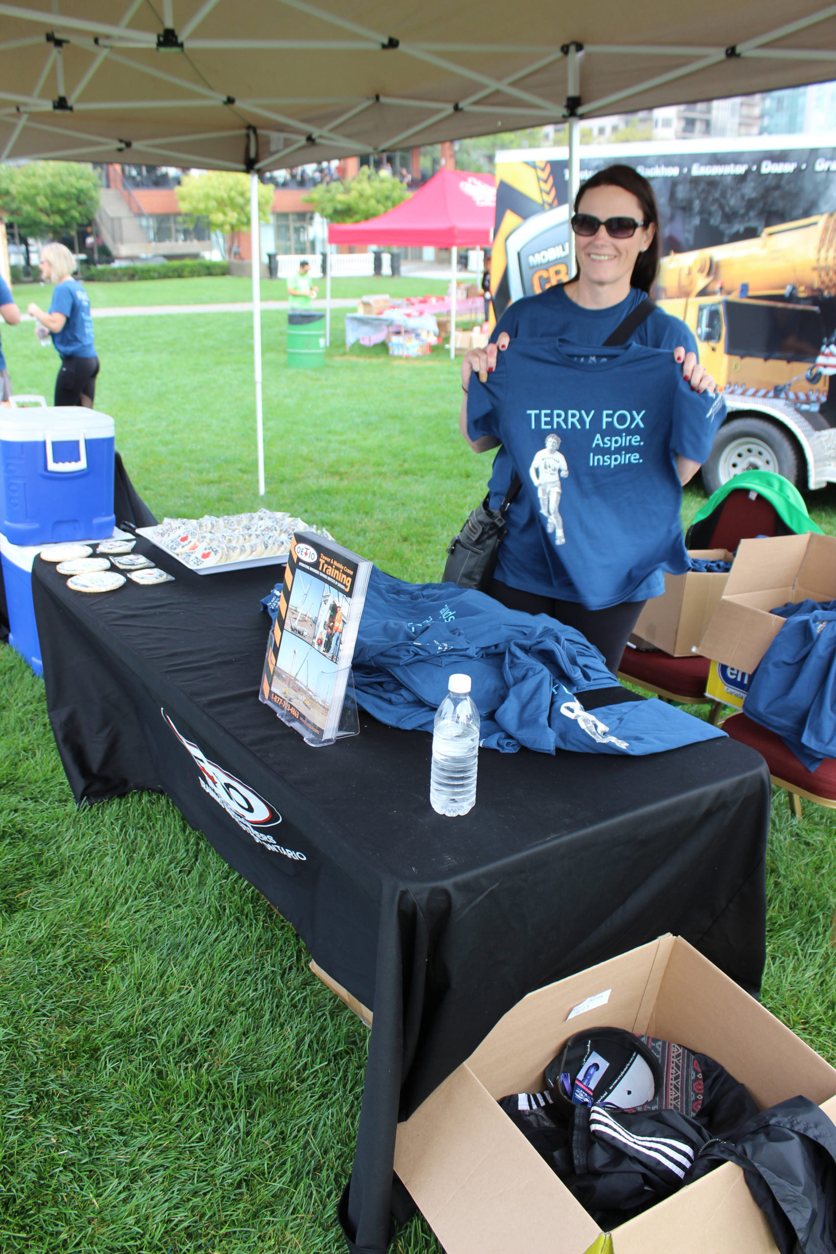 Local 793 member helps raise funds for the Terry Fox Foundation.