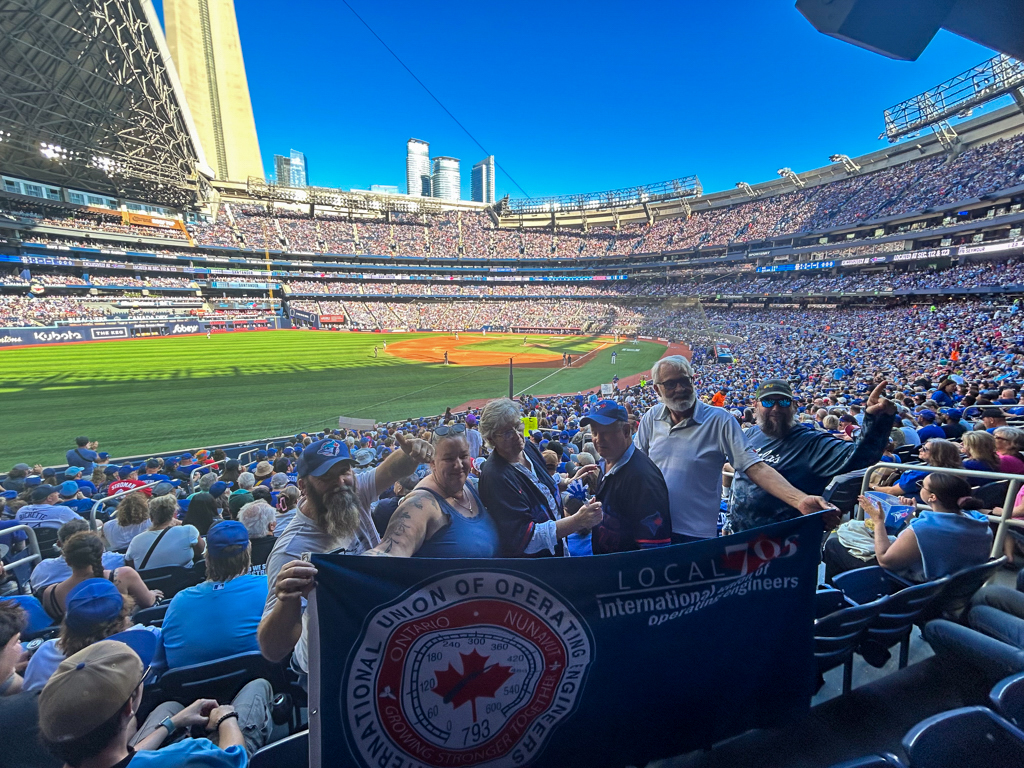 20250928_200824726_iOS