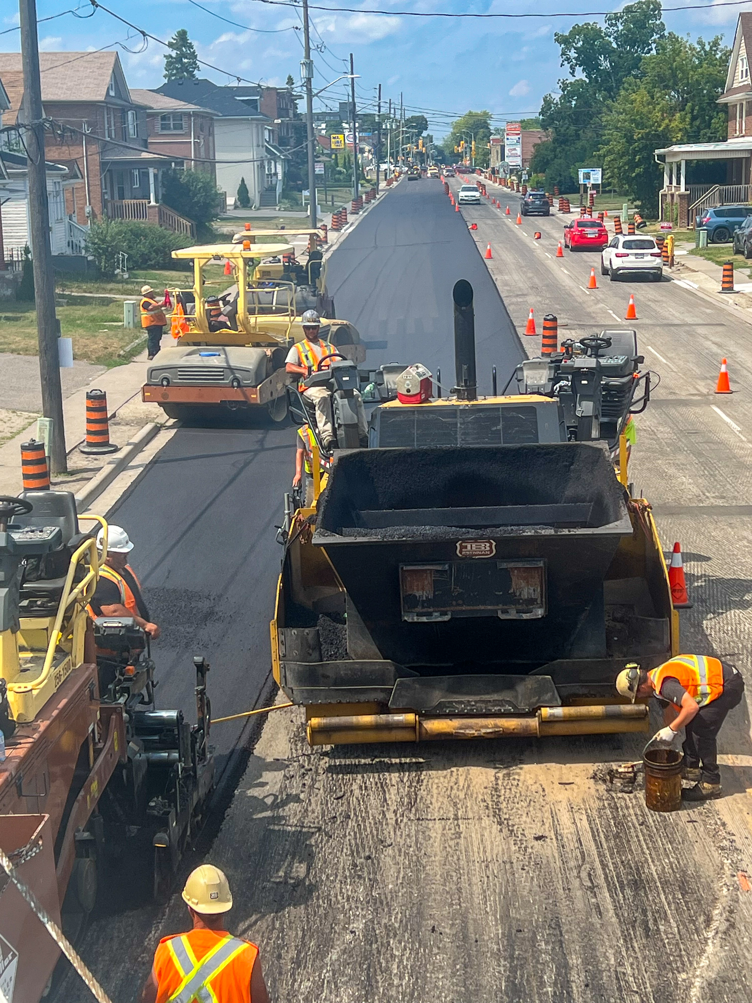 Brennan Paving with Port Colborne paving crew - Image