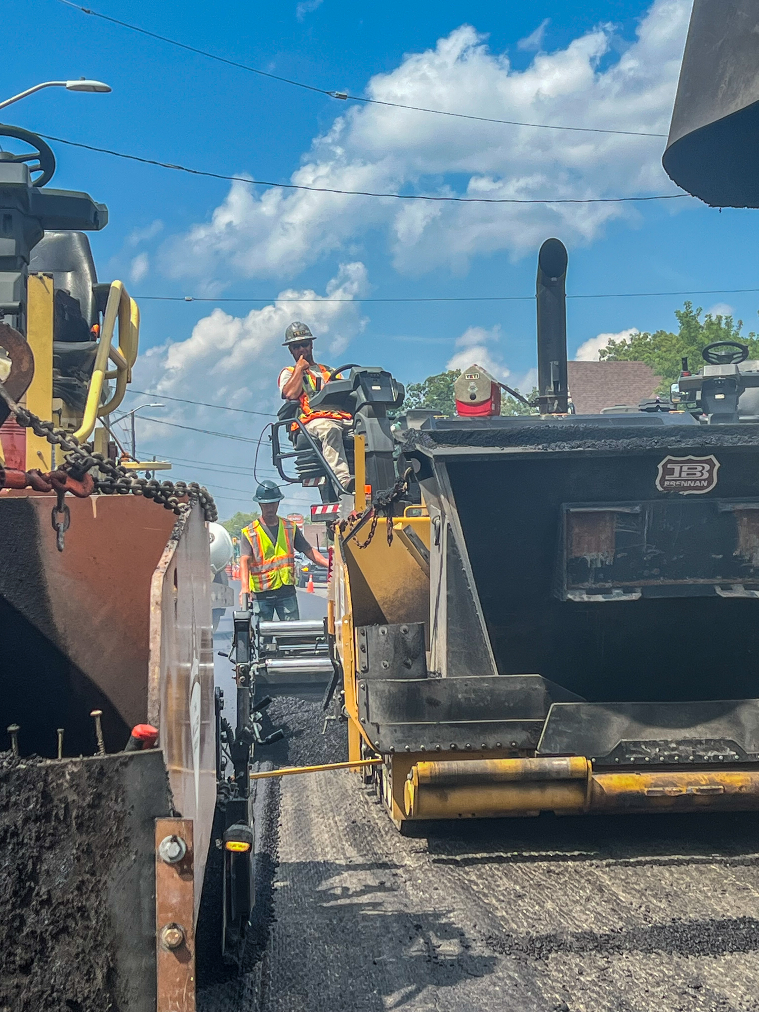 Brennan Paving with Port Colborne paving crew - Image