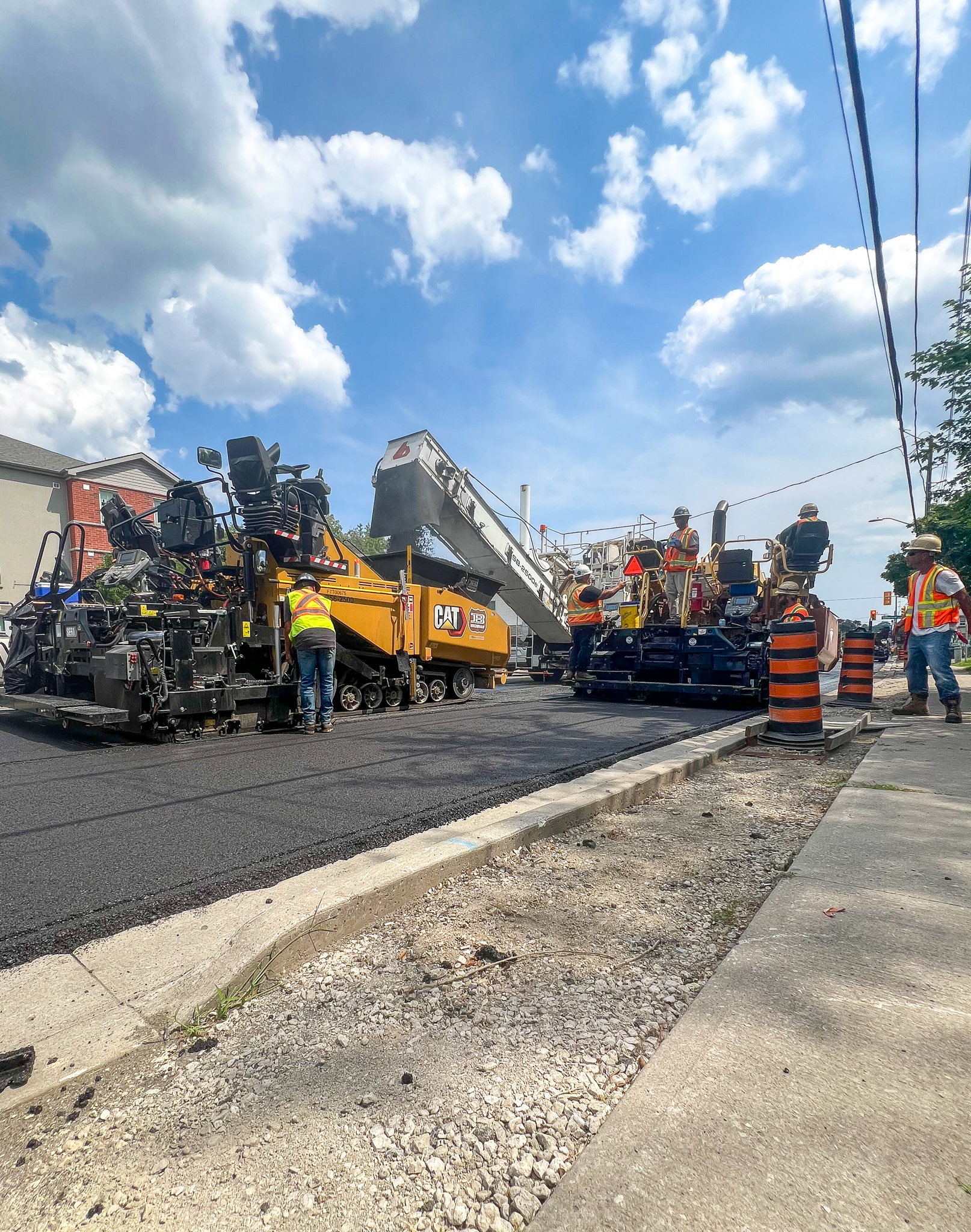 Brennan Paving with Port Colborne paving crew - Image